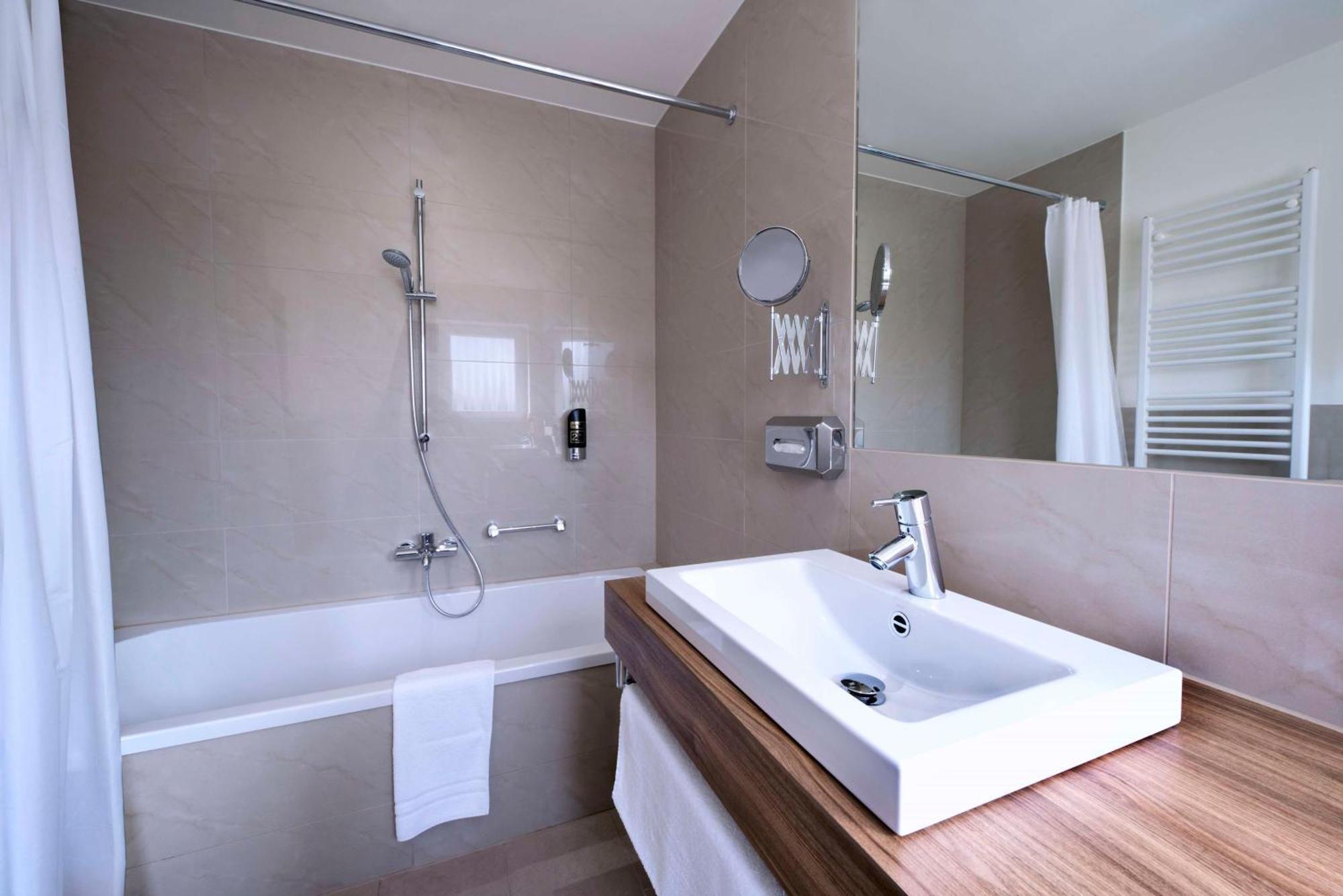 Best Western Hotel Brunnenhof Вайберсбрунн Экстерьер фото